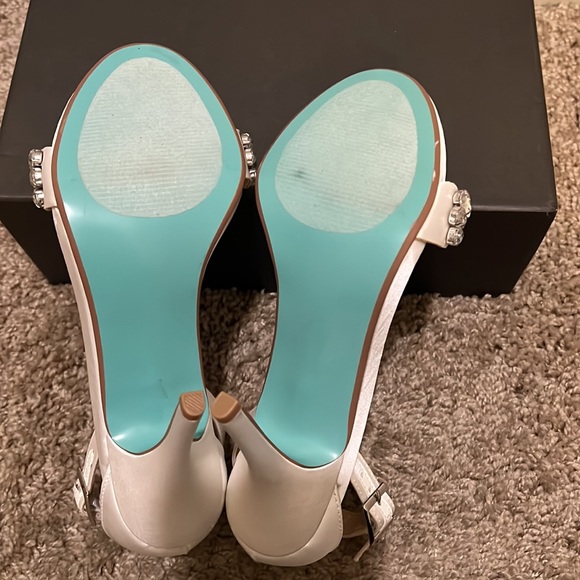 Blue by Betsey Johnson White Heels with Silver Accents - Picture 7 of 9